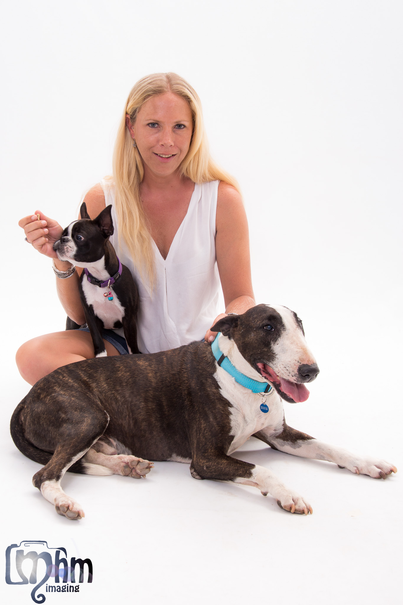 Emmylou Rivers providing physiotherapy treatment